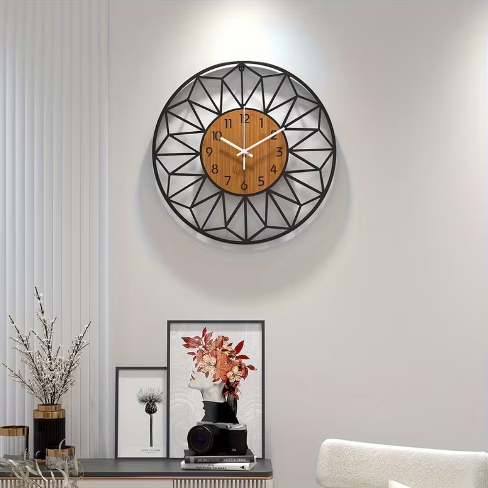 Retro Wanduhr mit Holzoptik – Große Metall Uhr im geometrischen Design mit leisem Uhrwerk für Wohnzimmer