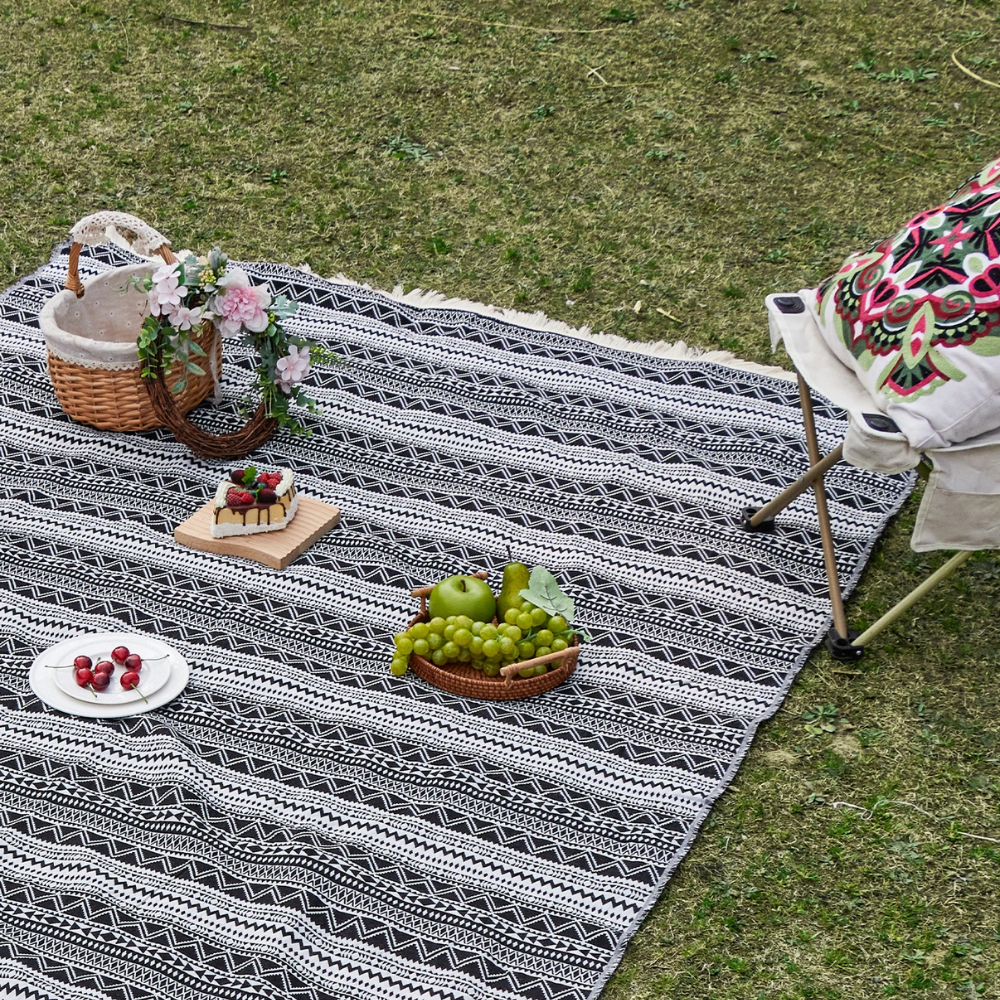 Boho Picknickdecke Outdoor Gewebte Stranddecke Schwarz Weiß mit Streifenmuster für Camping Garten Reise