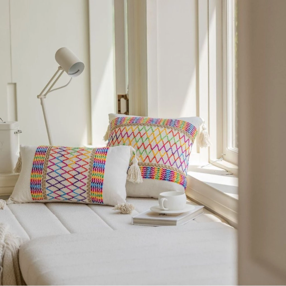 Boho Kissenbezug mit Quasten – Dekorativer Sofakissenbezug mit Stickmuster für Sofa, Bett & Wohnzimmer