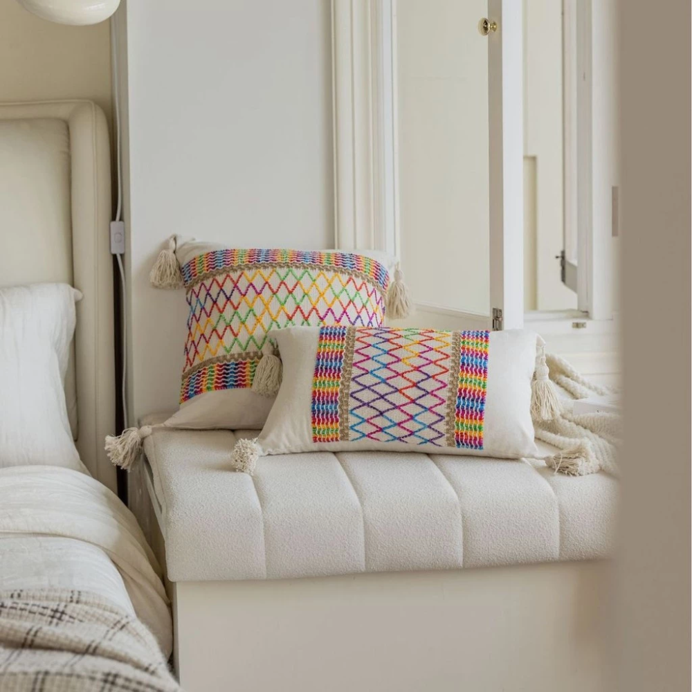 Boho Kissenbezug mit Quasten – Dekorativer Sofakissenbezug mit Stickmuster für Sofa, Bett & Wohnzimmer