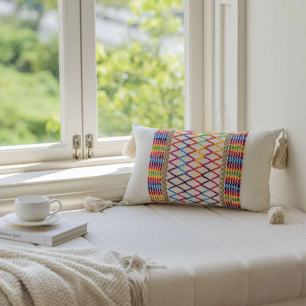 Boho Kissenbezug mit Quasten – Dekorativer Sofakissenbezug mit Stickmuster für Sofa, Bett & Wohnzimmer