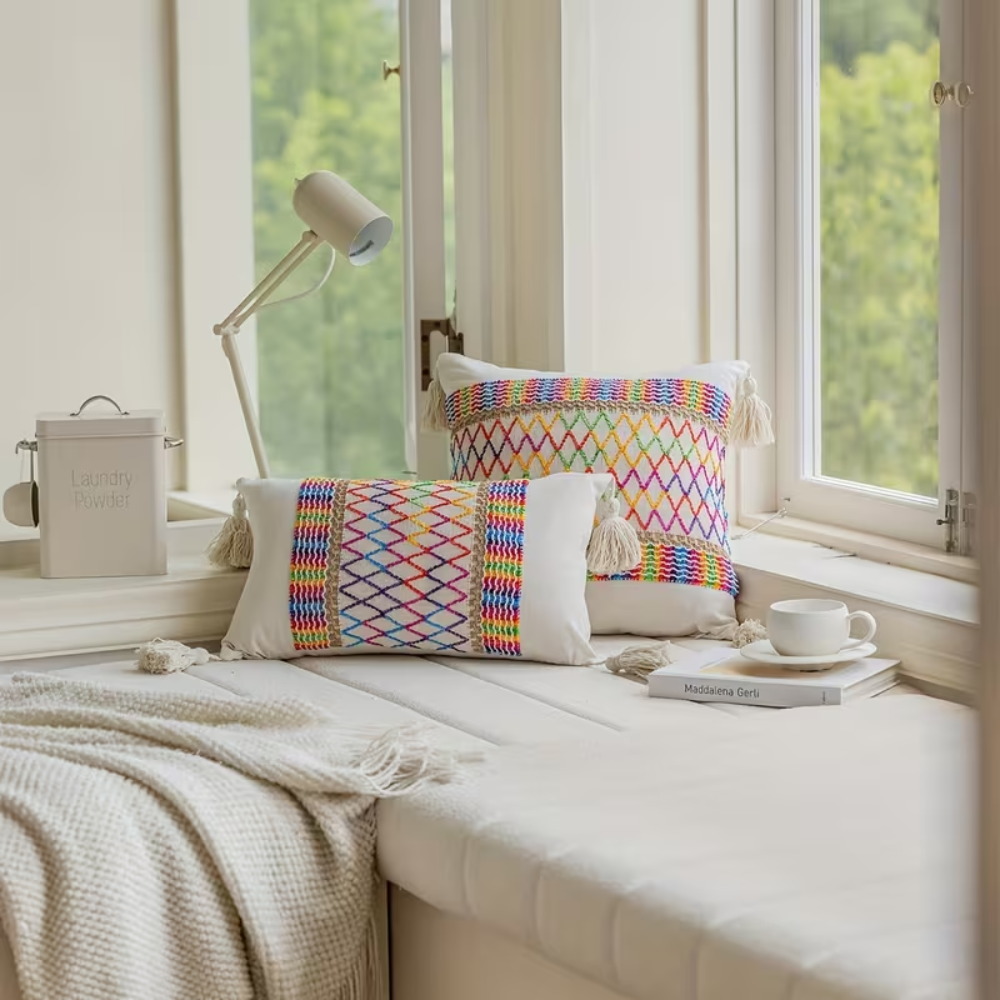 Boho Kissenbezug mit Quasten – Dekorativer Sofakissenbezug mit Stickmuster für Sofa, Bett & Wohnzimmer
