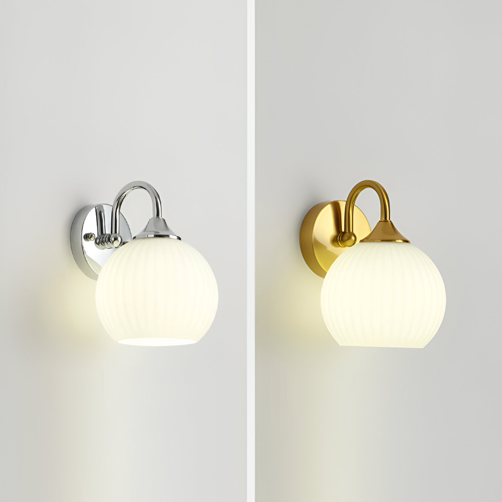 Zeitgenössische Kugelförmige Gestreifte Glas Wandleuchte - LED Wandleuchte mit Eisenakzent für das Wohnzimmer