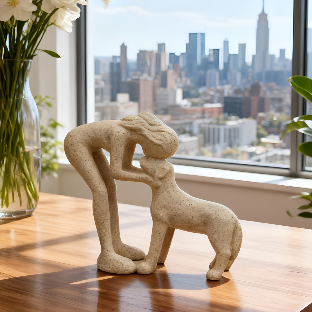 Dekofigur Frau mit Hund aus Kunstharz – Moderne Skulptur Sandstein-Optik 17cm – Geschenk für Hundebesitzer & Tierliebhaber
