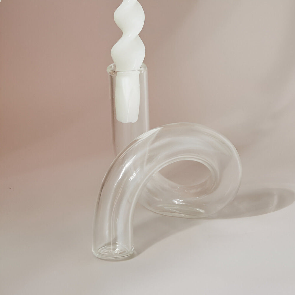 Elegante Glasvase mit integriertem Kerzenhalter für stilvolle Tischdekoration