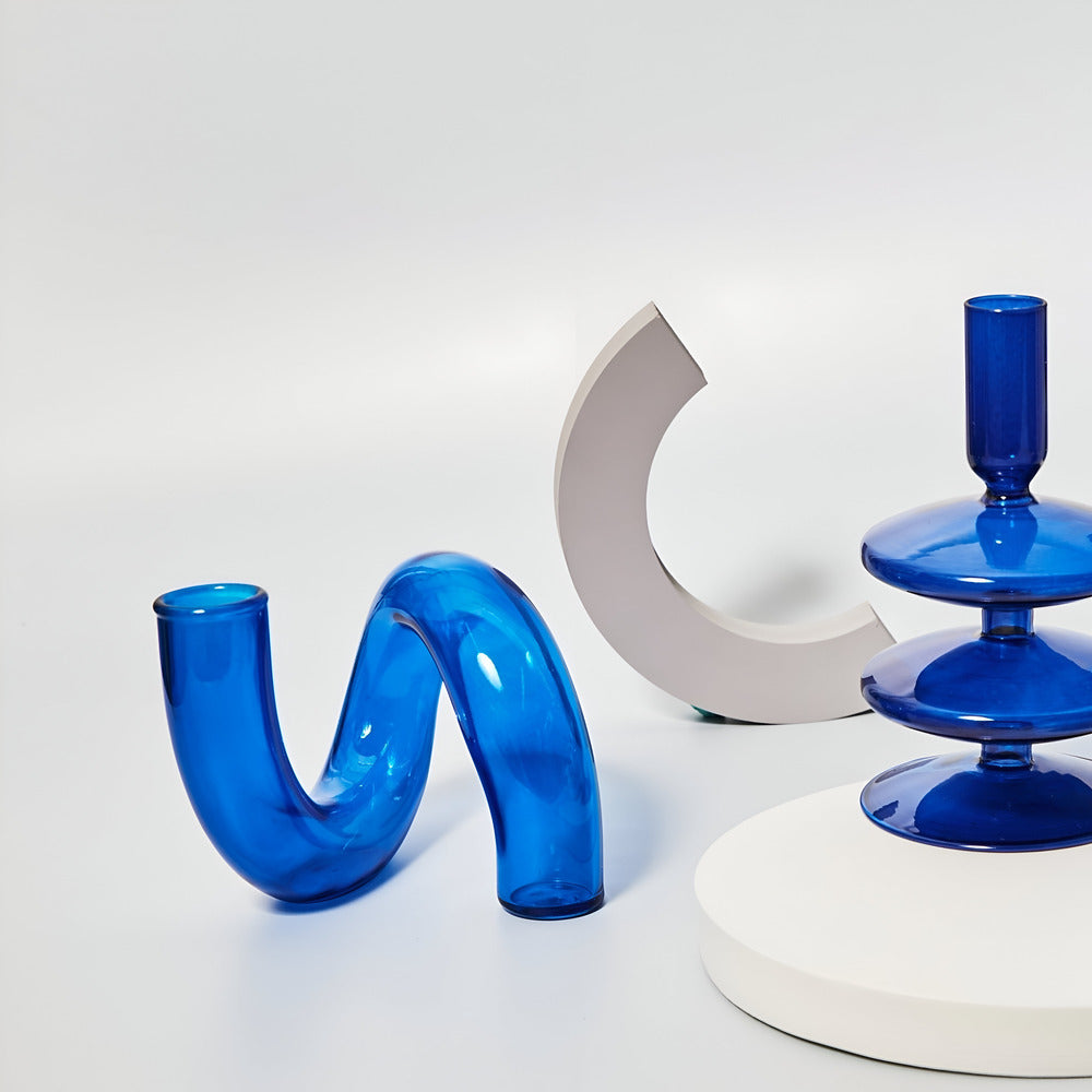 Elegante Glasvase mit integriertem Kerzenhalter für stilvolle Tischdekoration