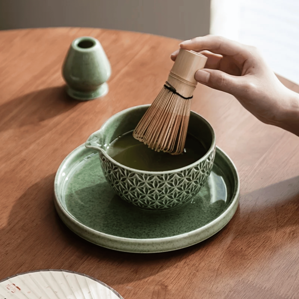 Elegantes Matcha Tee Set Grün - Japanisches Teezeremonie Set aus Keramik & Bambus – Matcha Schale (500ml), Besen & Sieb, 5/6-teilig