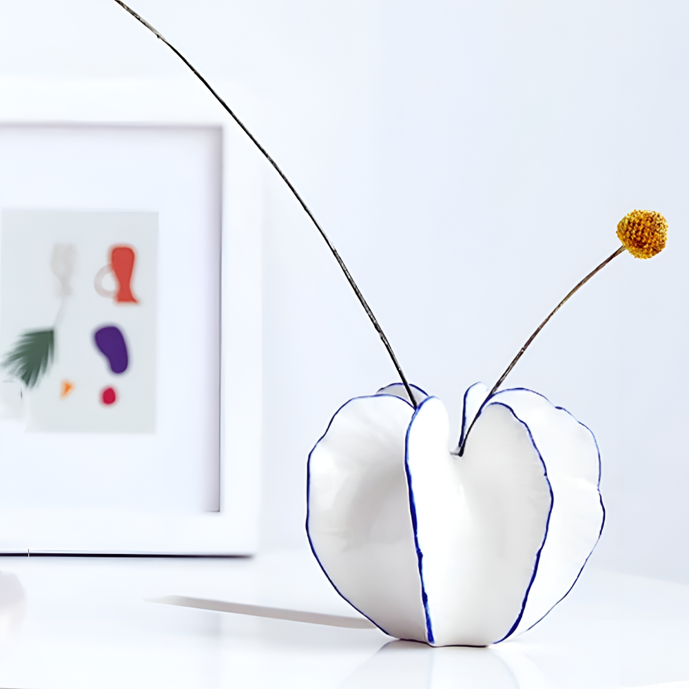 Elegante Keramikvase - Moderne Porzellan Dekoration in Weiß für Stilvolles Zuhause