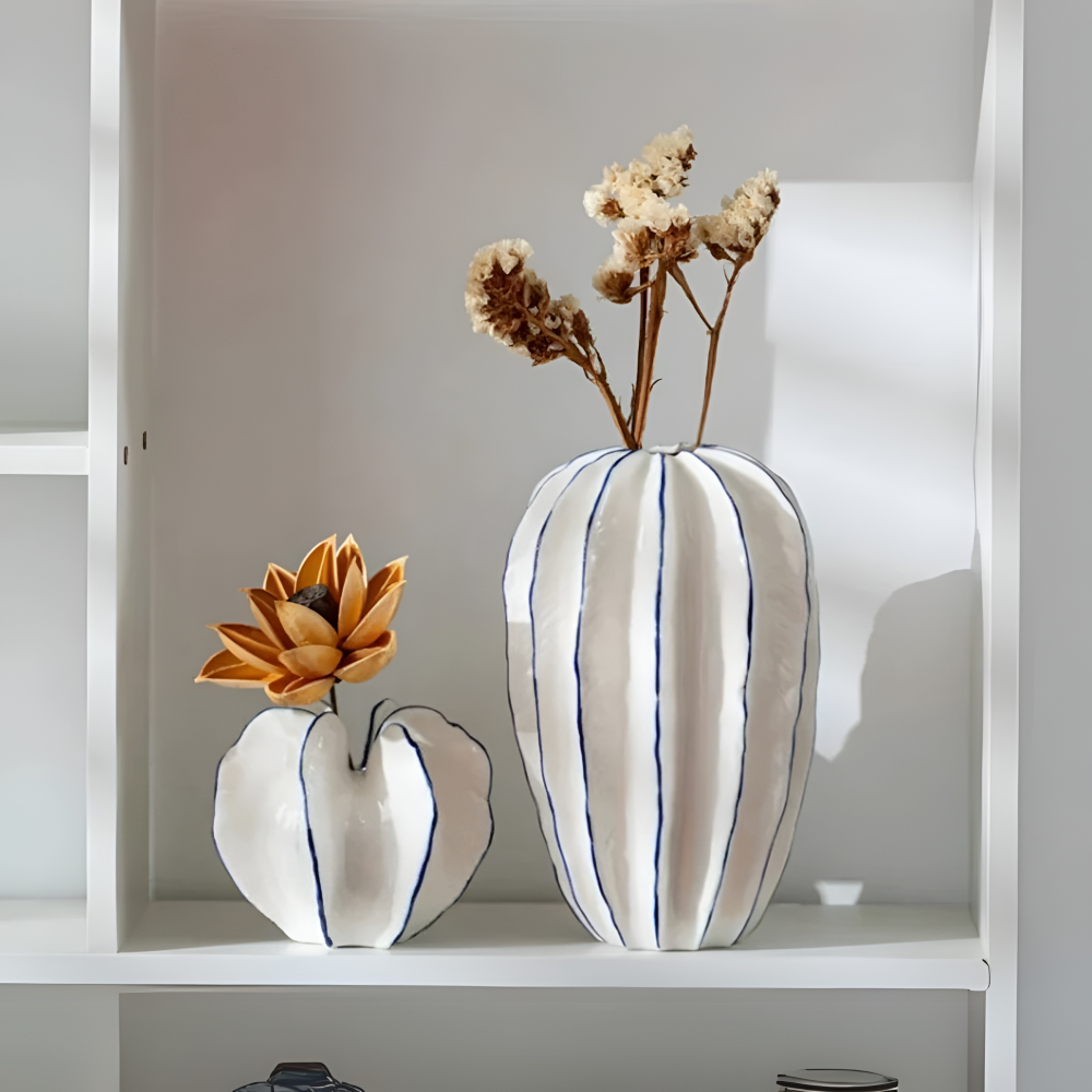 Elegante Keramikvase - Moderne Porzellan Dekoration in Weiß für Stilvolles Zuhause