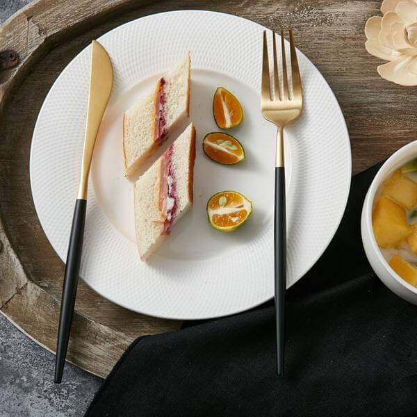 Elegantes 24-teilige Besteckset - Schwarzgold Edelstahl für Stilvolle Anlässe 4