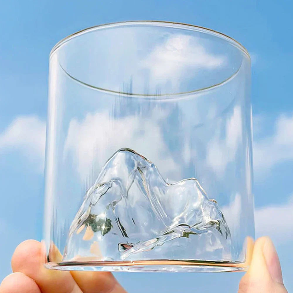 Elegantes 3D-Gebirgsdesign Whiskyglas - Hochwertiges Trinkgefäß für Genussliebhaber 2