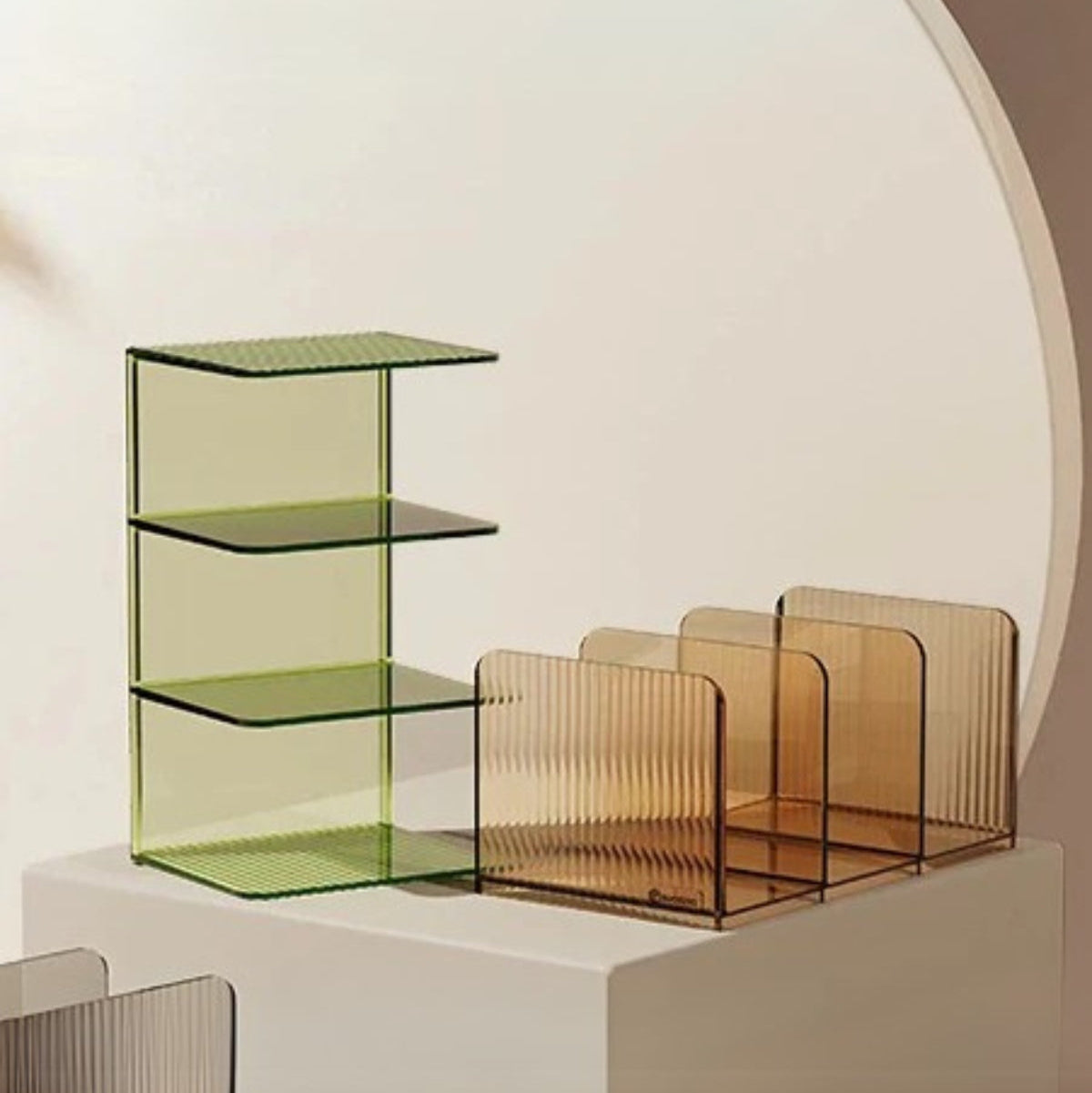 Elegantes Acryl Bücherregal - Modular in Bernstein, Grün und Rauchgrau für Stilvolle Aufbewahrung 3