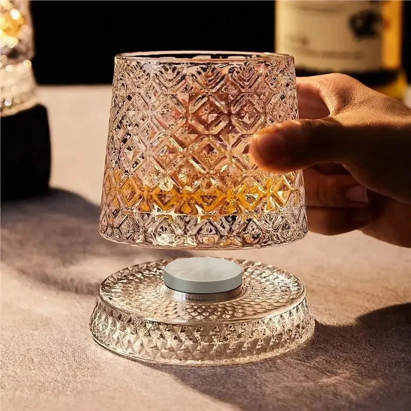 Elegantes Kristall Whiskyglas - 280 ml Rotierendes Design für Stilvollen Genuss 2