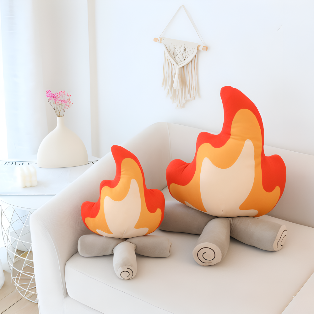 FlamaFluff - Plüsch Lagerfeuer Inspirierte Deko Kissen