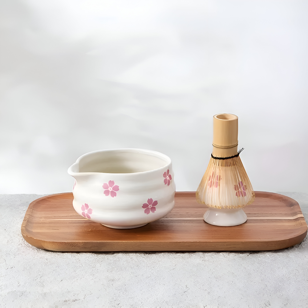 Florales Matcha Set Weiß (5-tlg.) mit Ausgießer-Schale, Chasen Bambusbesen & Halter – Keramik Teezeremonie Set