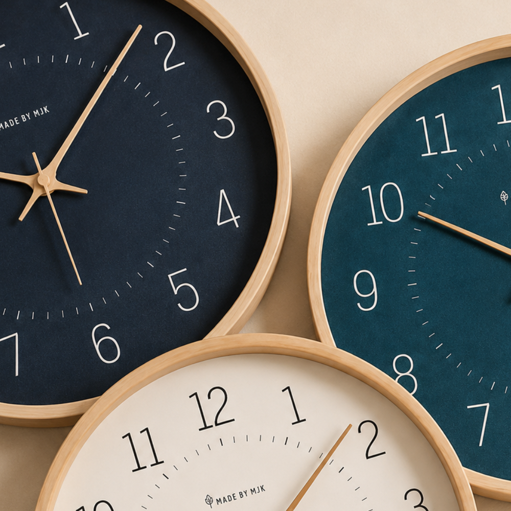 Moderne Wanduhr aus Holz – Ø 30 cm – Leises & geräuschloses Uhrwerk – Skandinavisches Design – Naturholz