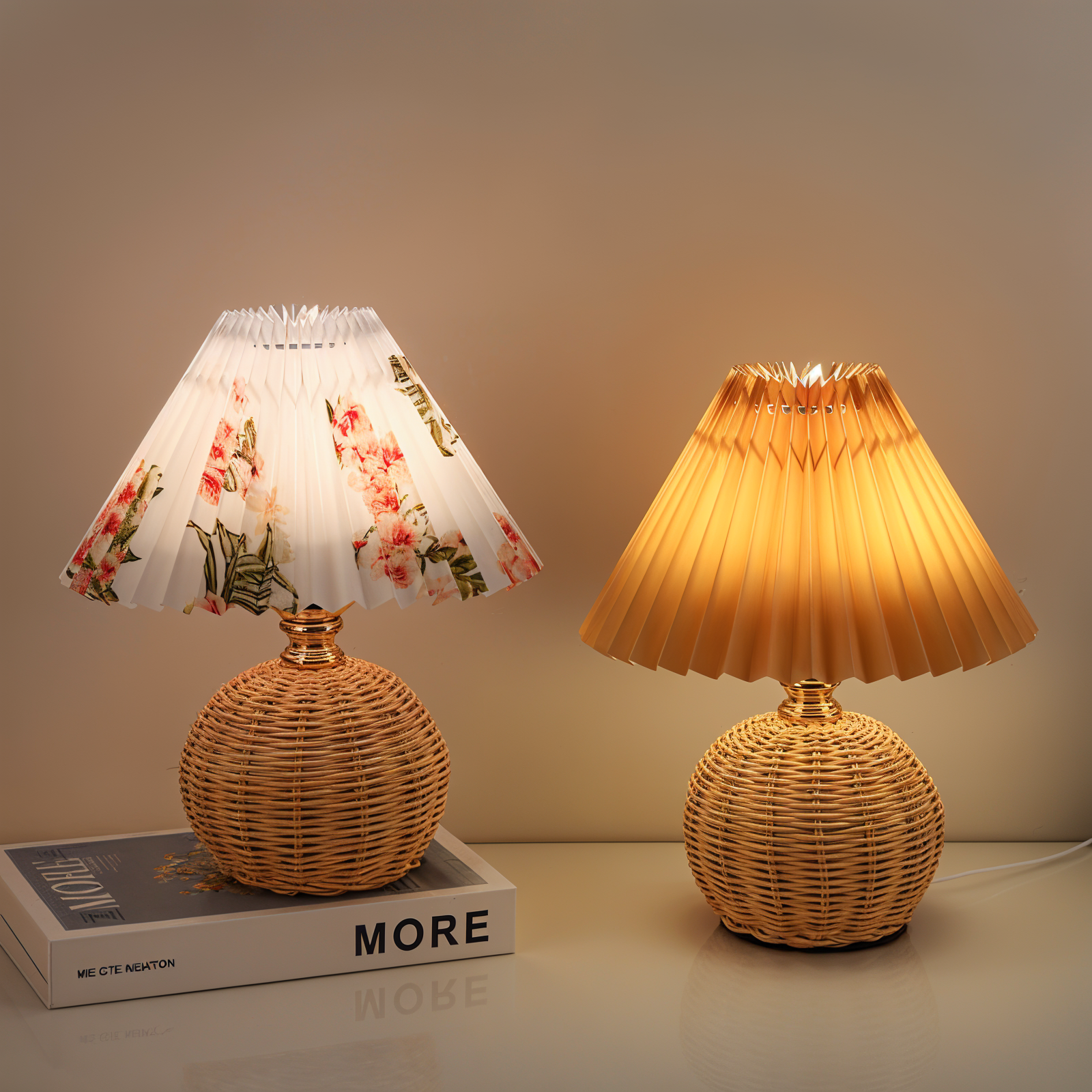 Brolly Plissierte Tischlampe - Retro Rattan Lampe - Konische Tischlampe