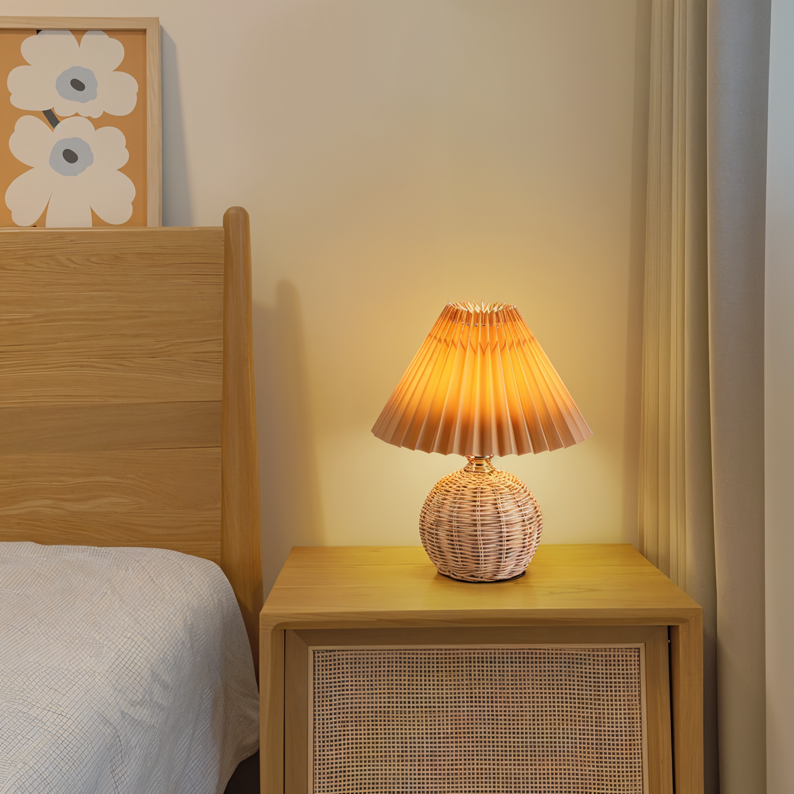 Brolly Plissierte Tischlampe - Retro Rattan Lampe - Konische Tischlampe