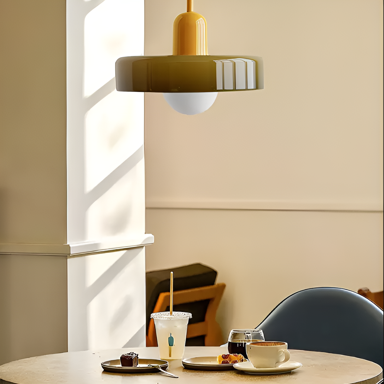 ChicChandelier – Bunte Hängelampe aus Glas, höhenverstellbar