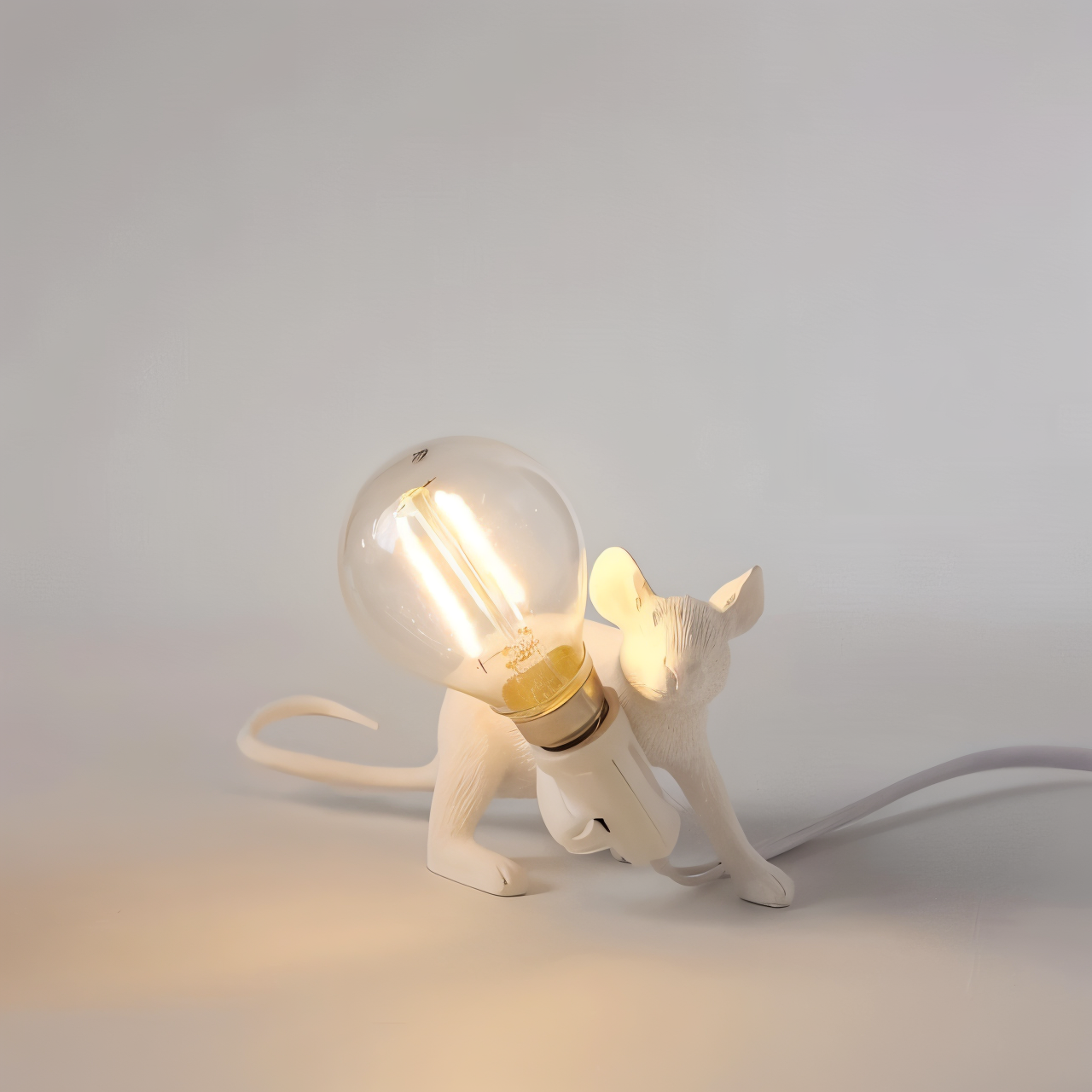 ChicMouse Tischlampe - Vintage Harz Schreibtischlampe