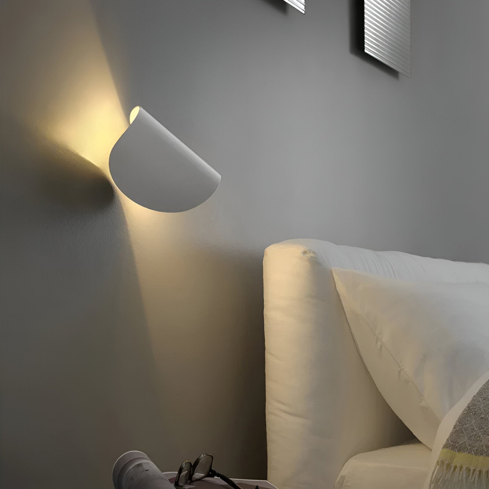 Twist Wandleuchte - Drehbare Wandleuchte aus Metall - Curve Wandleuchter