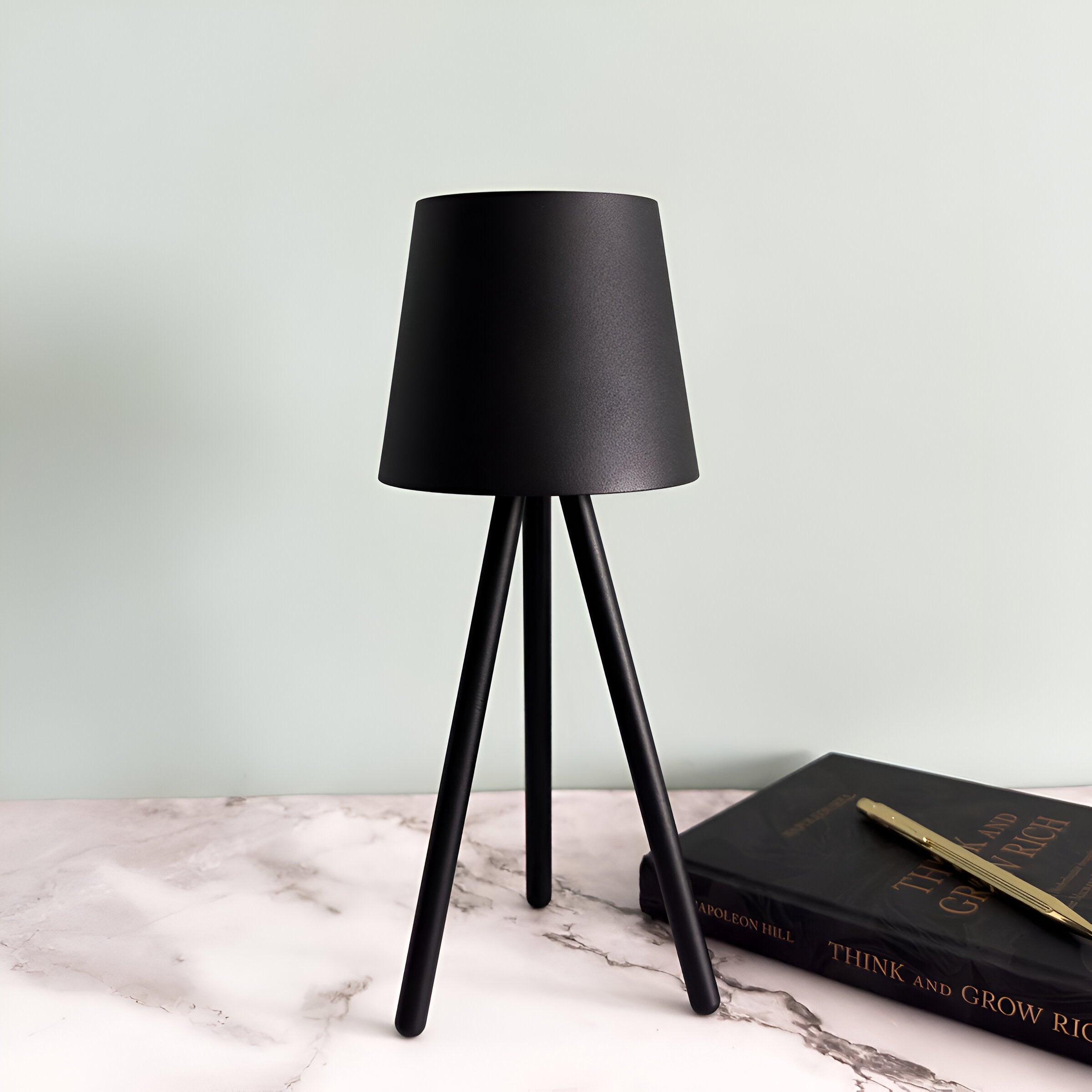 Cordless Chic Lamp- Kabellose Tischleuchte für Stilvolle Beleuchtung