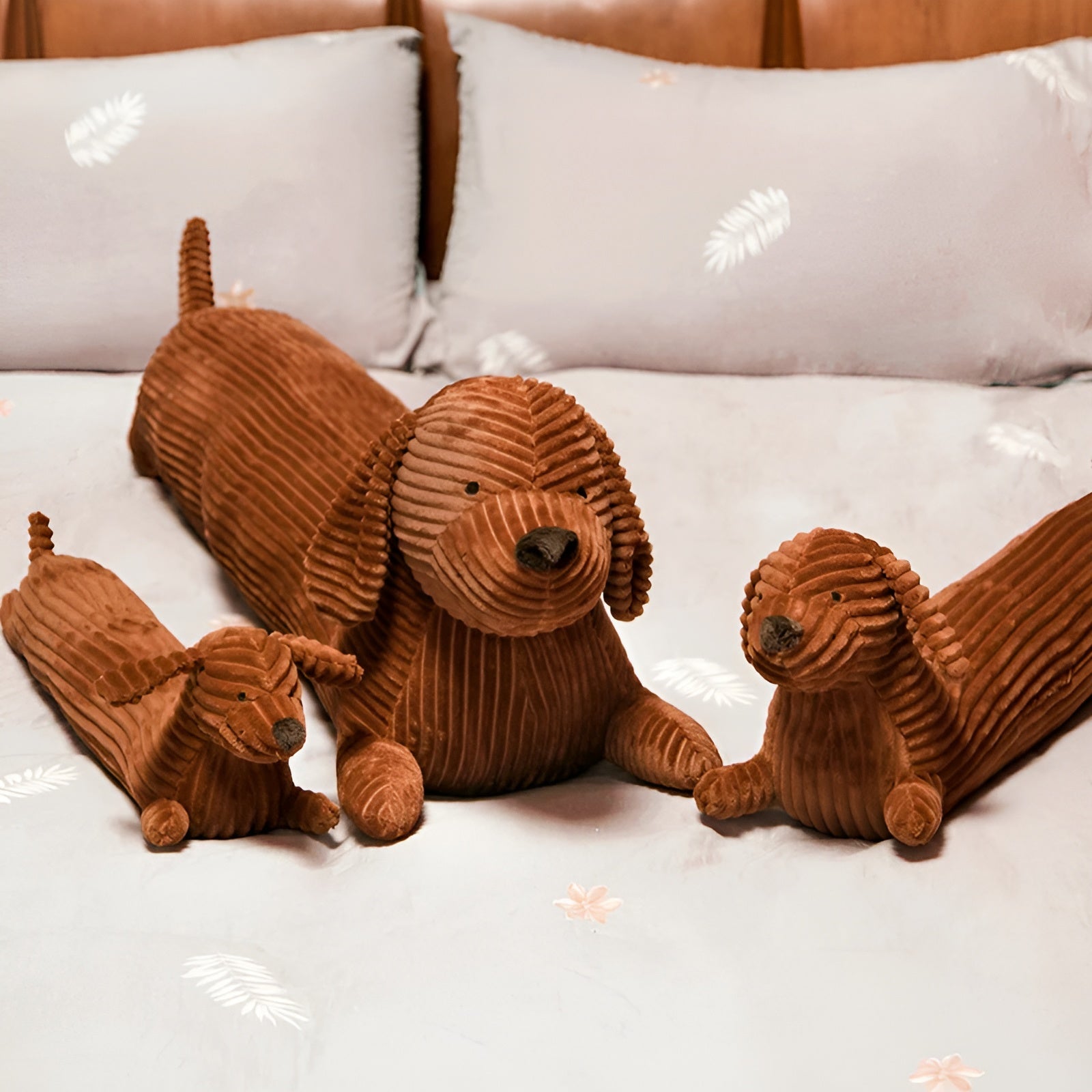 CuddlyPlush - Adorable Kordel Dackel Plüsch-Kissen