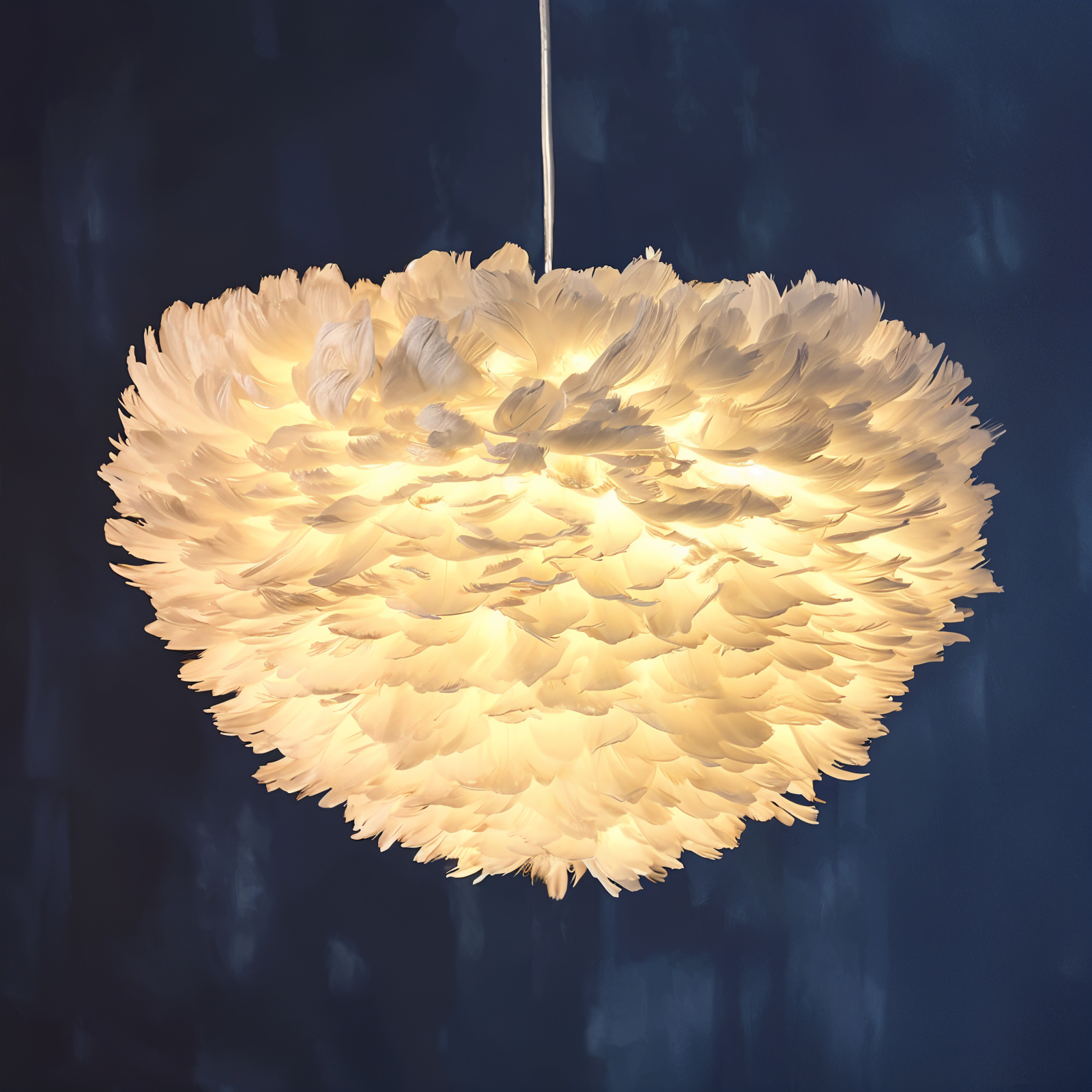 Dreamy Feather Chandelier - Handgefertigte, verstellbare Pendelleuchte