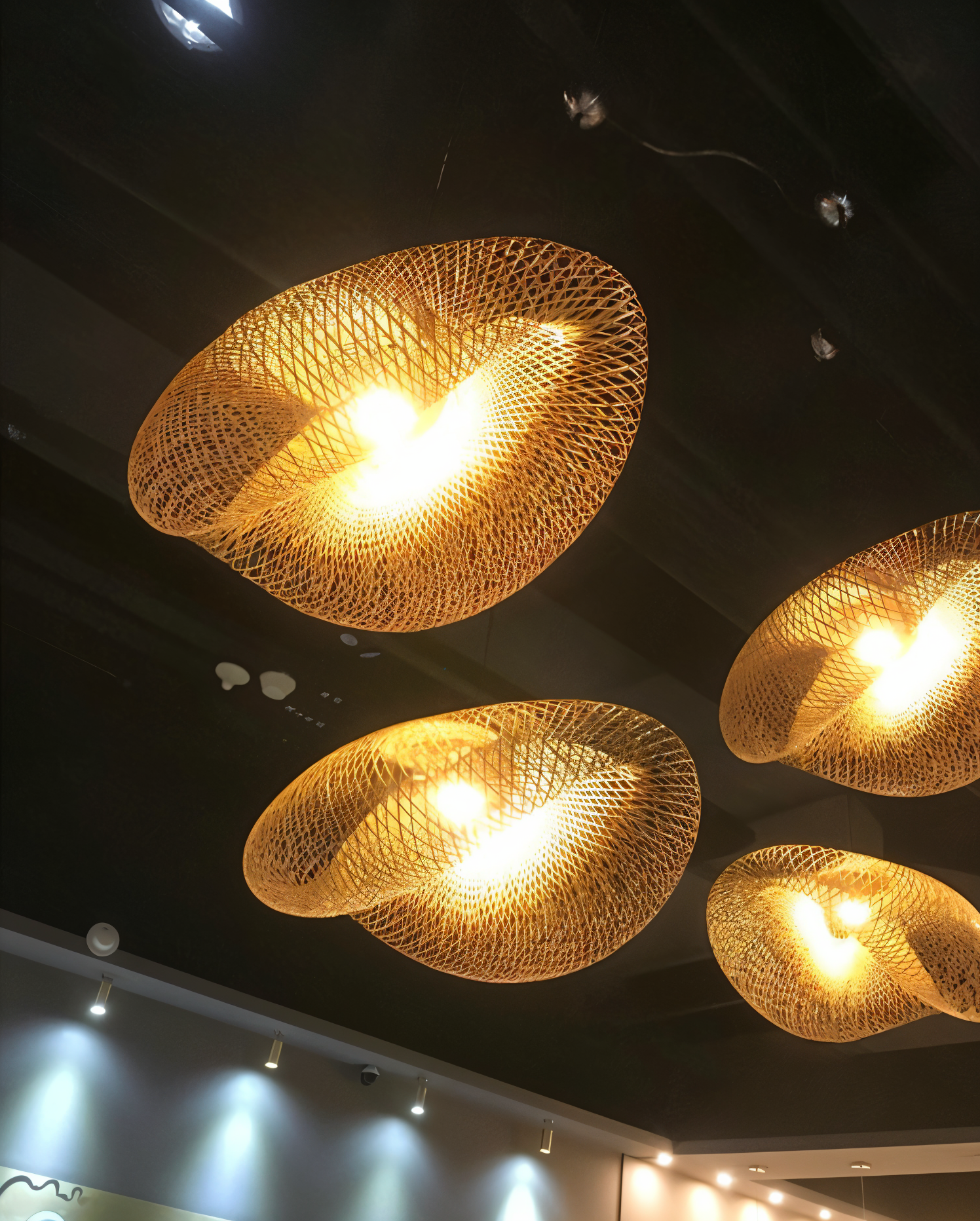 EcoLush Deckenleuchte - Handgefertigte Rattan Pendelleuchte - Rustikale Boho Lampe