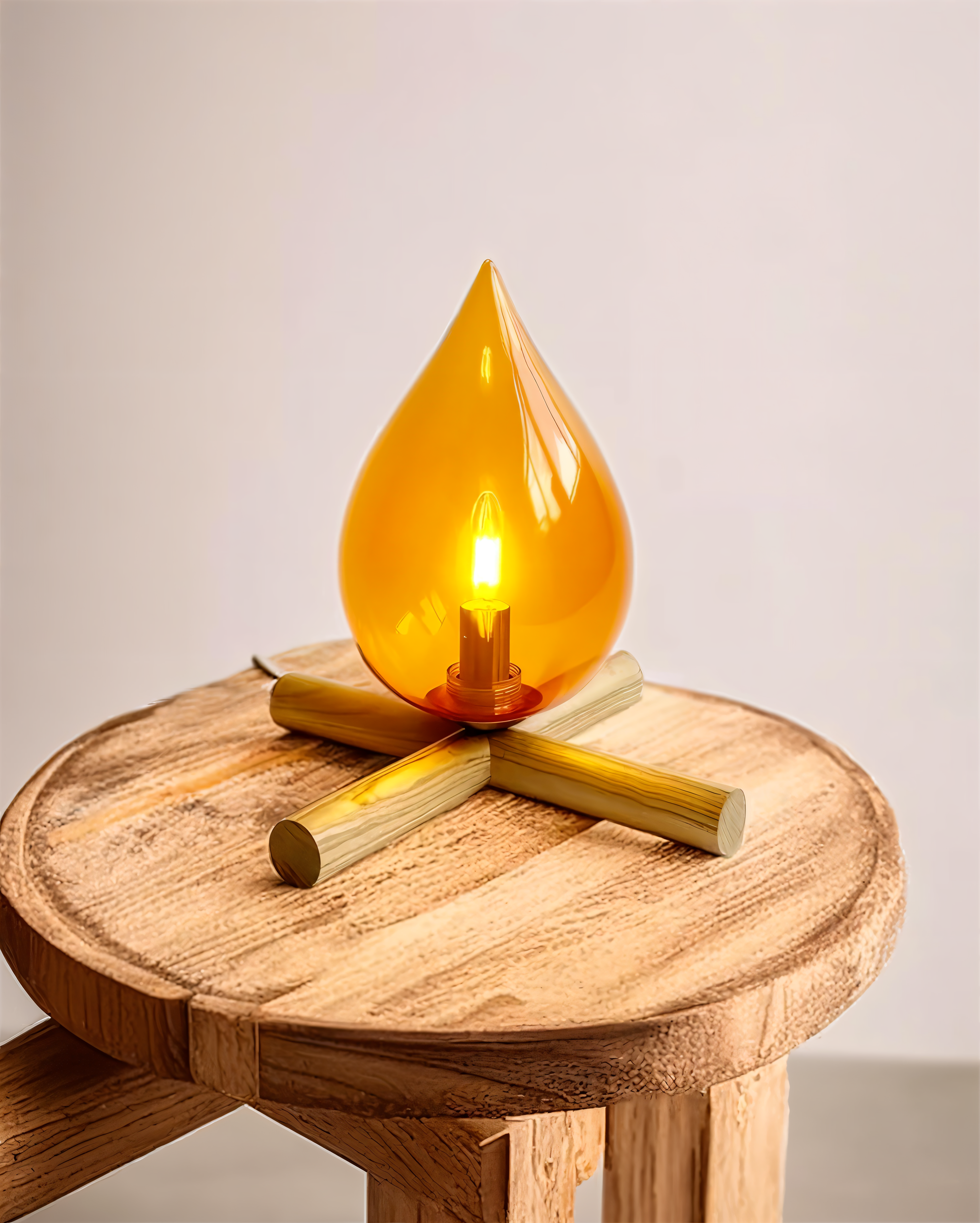 FireFlare Tischlampe - Lagerfeuer Flamme Lampe LED mit Holzsockel