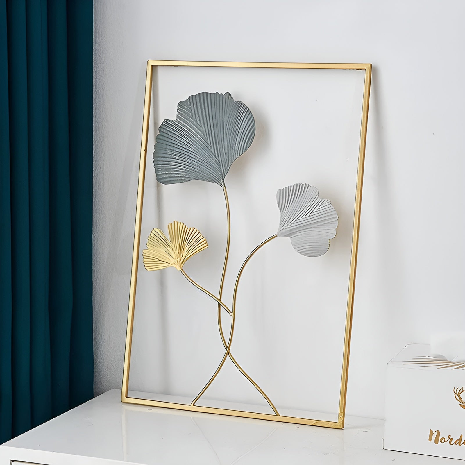 Leafy Luxe - Von Blättern inspirierte nordische Metallwandkunst für stilvolle Wohnungen