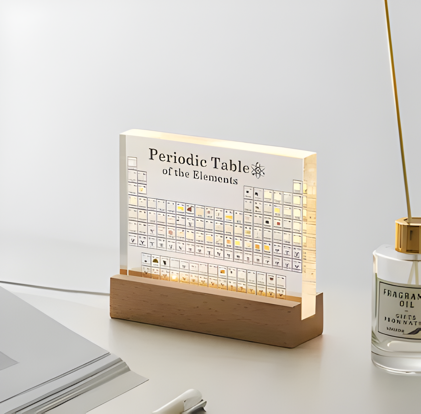 LumElements - 3D Acryl Periodensystem mit Echten Elementen und LED Beleuchtung