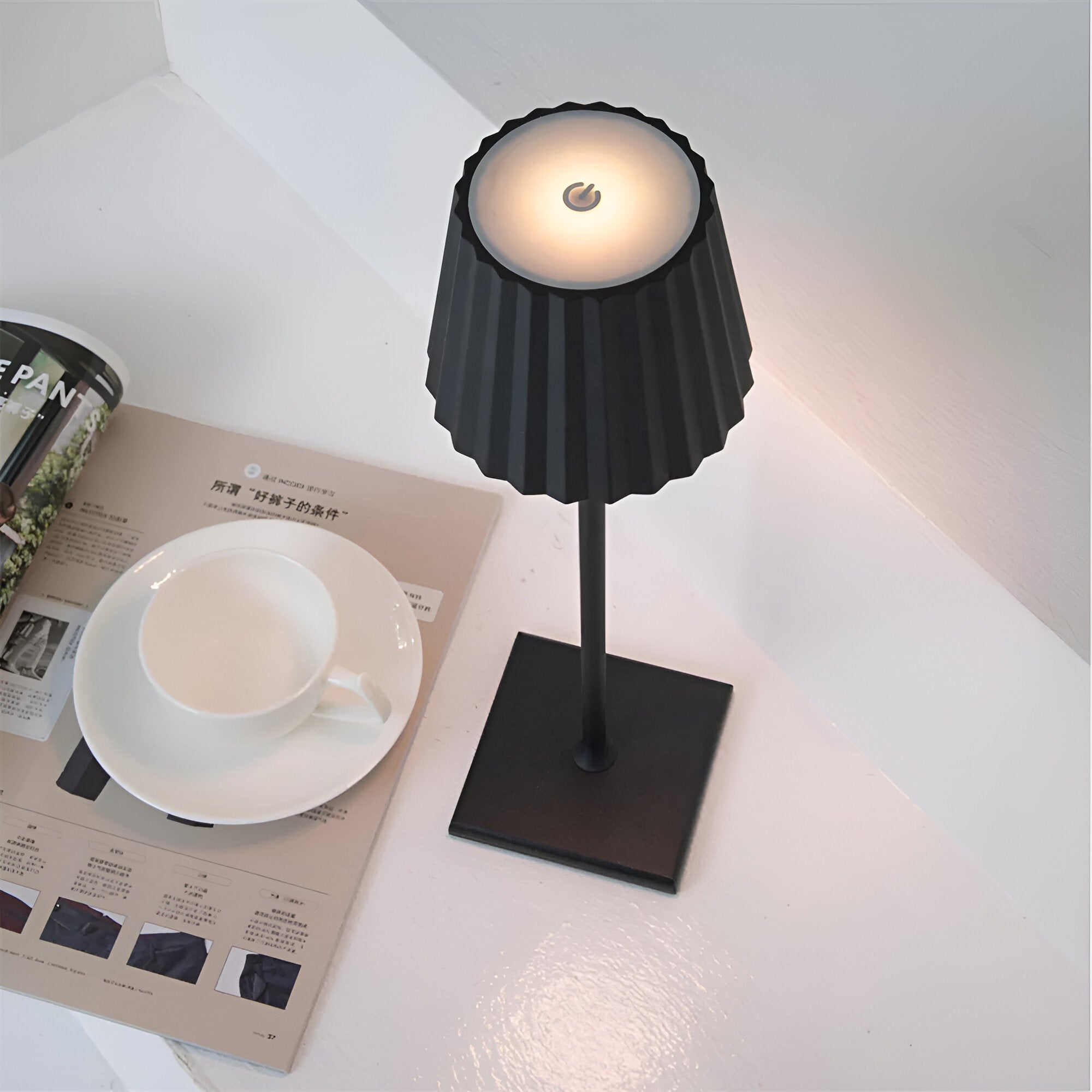 LuminaTouch - Steuerbare, Wasserdichte, Wiederaufladbare, Kabellose LED-Tischlampe