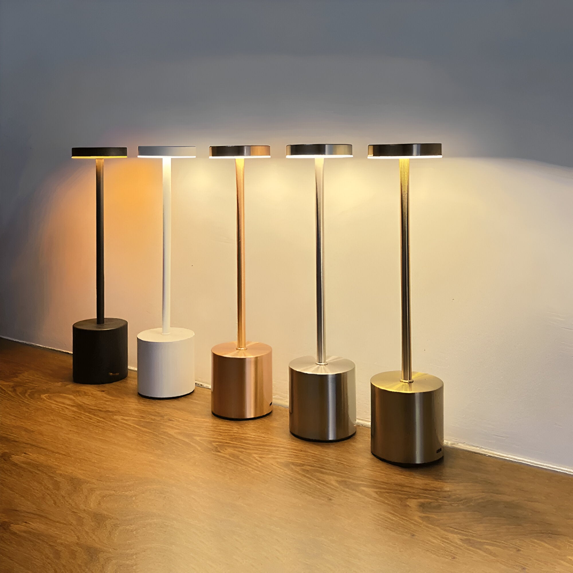 RetroGlow - Retro-inspirierte LED-Tischleuchte mit kabelloser & USB-Ladung