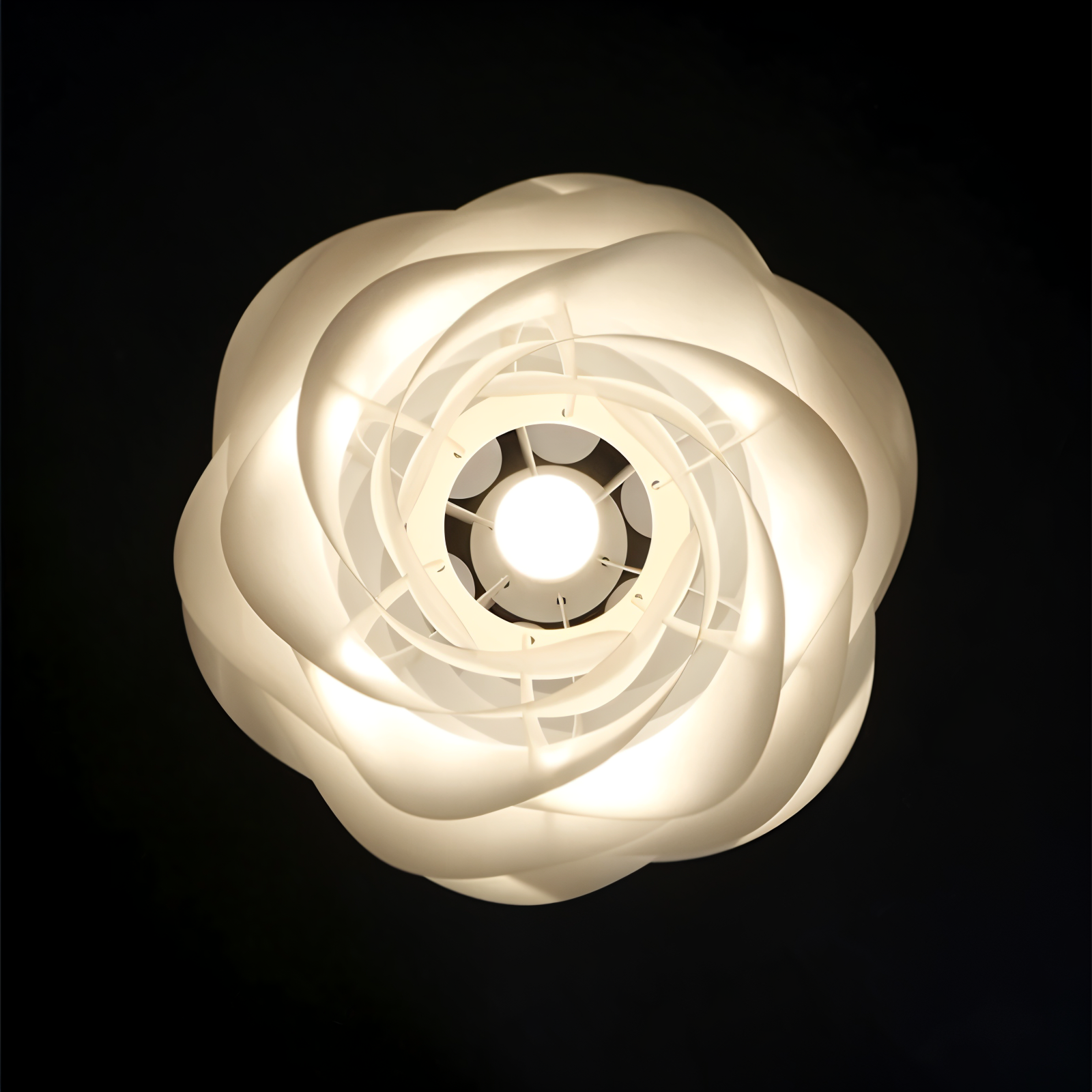 Rosy Pendelleuchte - Dekorative PVC Floral LED Hängelampe für Schlafzimmer