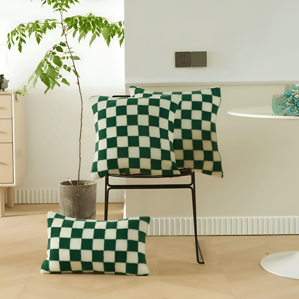 Schickes Kissenbezug im Schachbrettmuster in Matcha Grün und Reichhaltigem Kaffee Braun