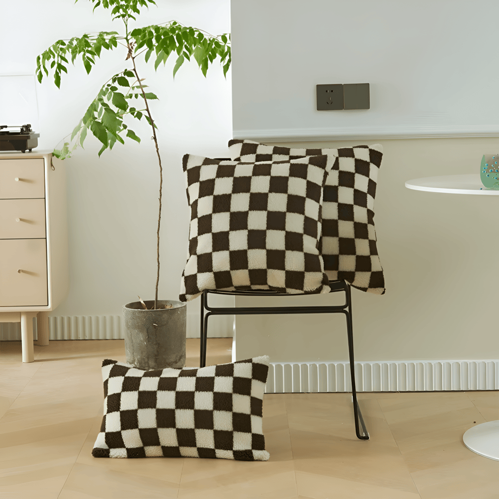Schickes Kissenbezug im Schachbrettmuster in Matcha Grün und Reichhaltigem Kaffee Braun