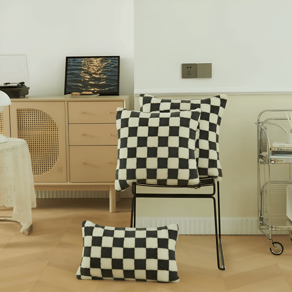 Schickes Kissenbezug im Schachbrettmuster in Matcha Grün und Reichhaltigem Kaffee Braun
