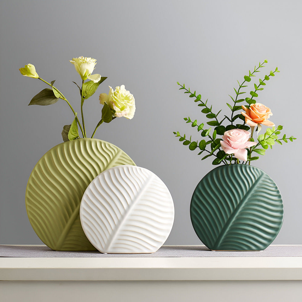 Skandinavische Handgefertigte Keramikvase für Blumenarrangements