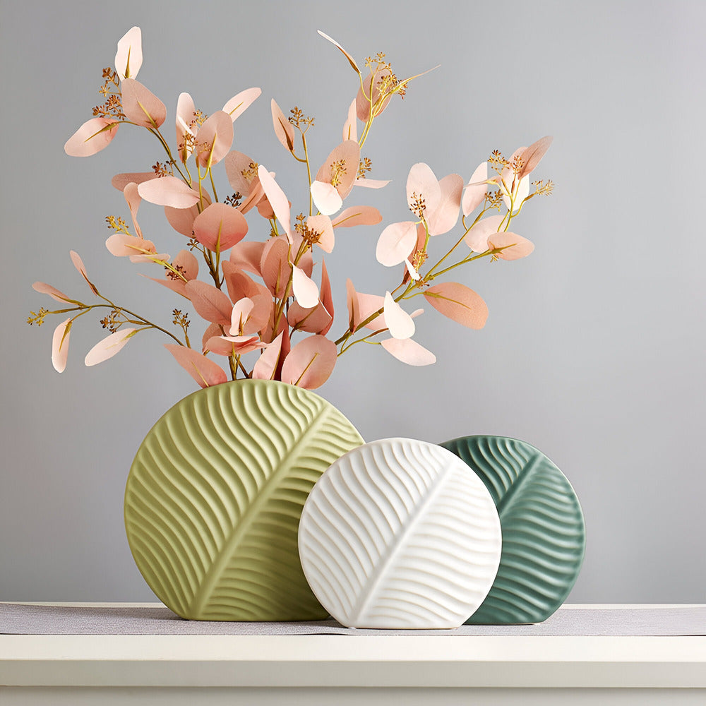 Skandinavische Handgefertigte Keramikvase für Blumenarrangements