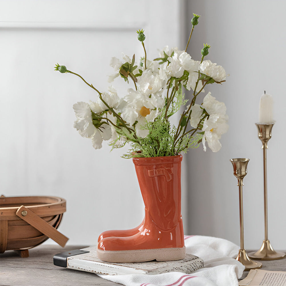 Stylische Keramikvase mit einzigartigem Stiefeldesign – dekorative Blumenvase für modernes Wohnambiente