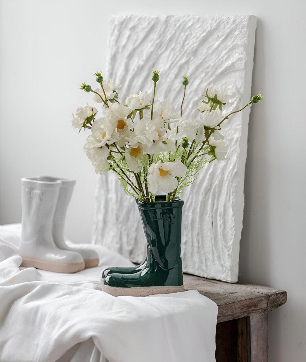 Stylische Keramikvase mit einzigartigem Stiefeldesign – dekorative Blumenvase für modernes Wohnambiente