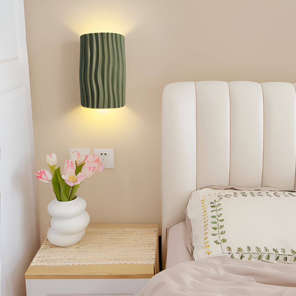 HuePleat Wandleuchte - Curvy Pleated Resin Wandlampe - Up and Down Wandleuchten Geführt