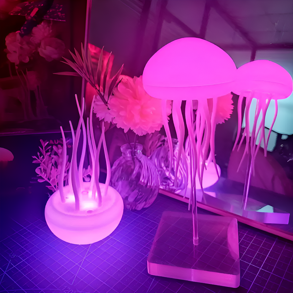 IllumBeats Jellyfish Tischlampe - Farbwechselndes, Sprachgesteuertes und Wiederaufladbares Nachtlicht