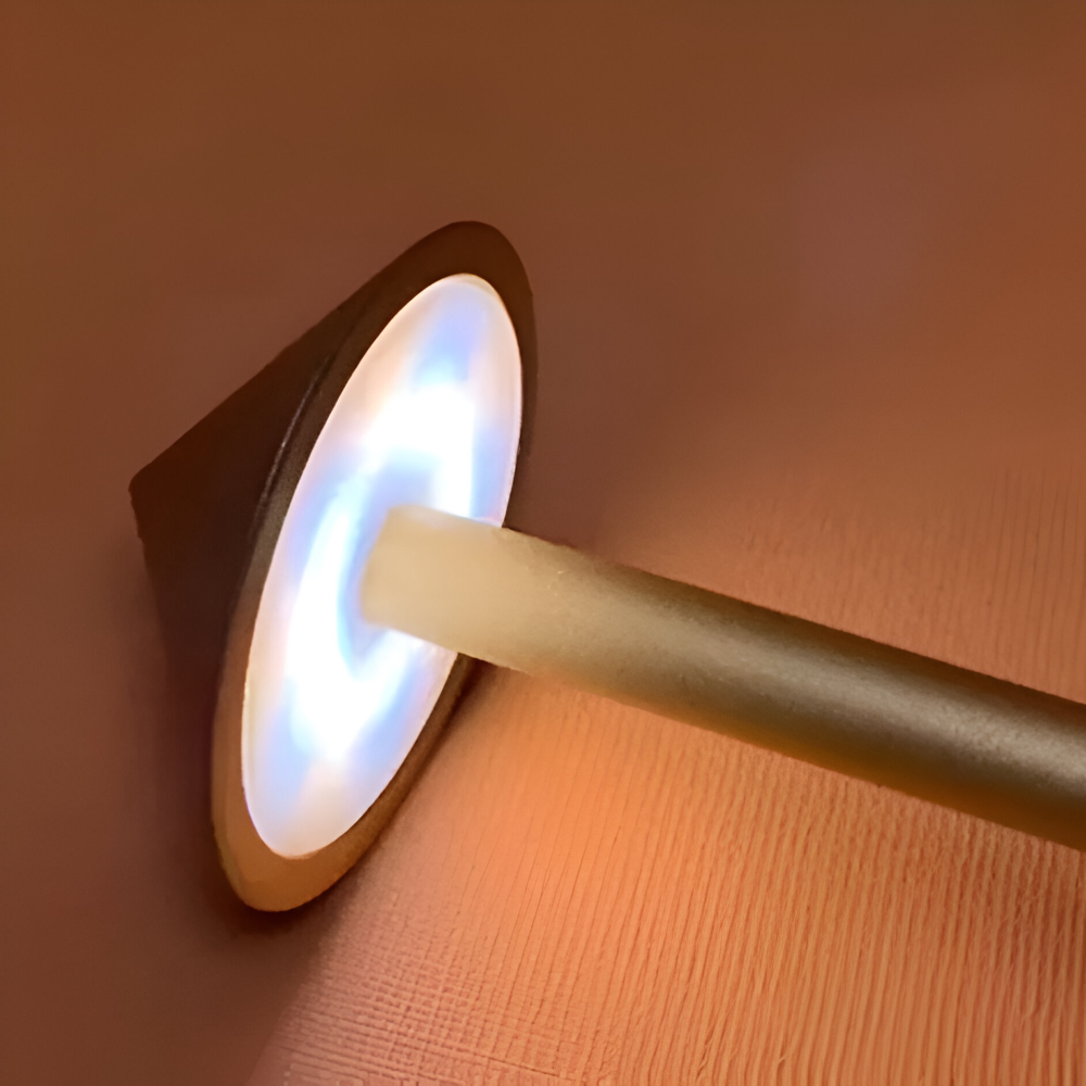 IllumeCone Tischlampe - Kabellose, Dimmbare, Wasserdichte Schreibtischlampe