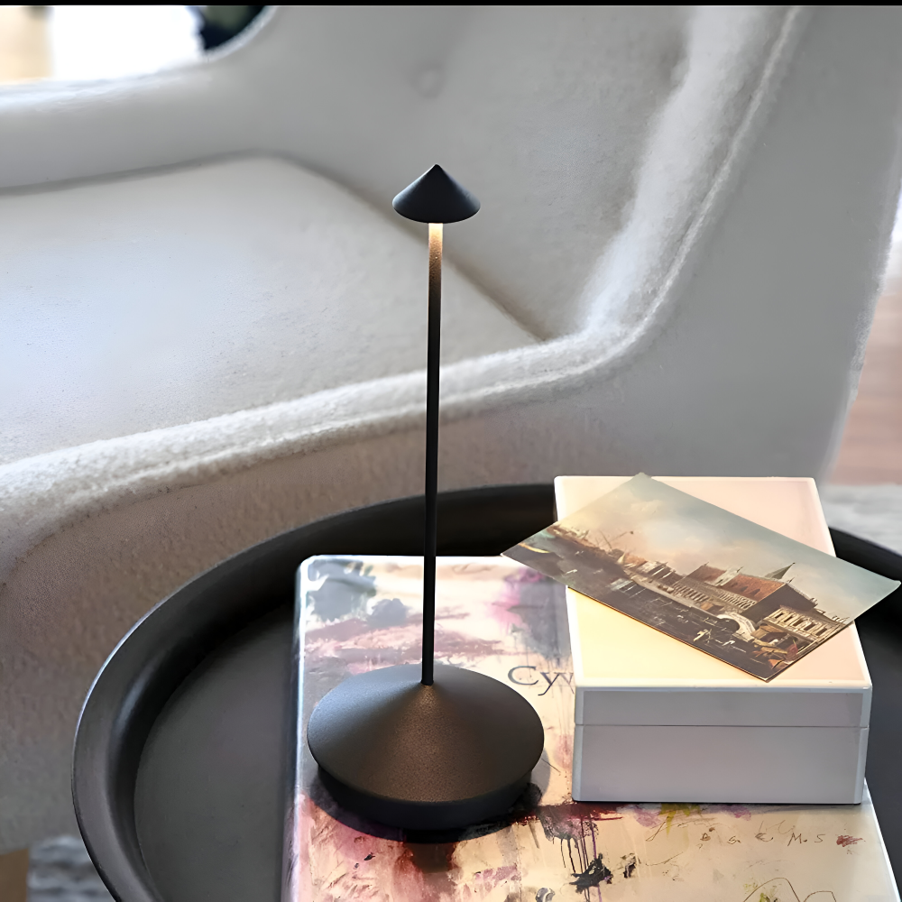IllumeCone Tischlampe - Kabellose, Dimmbare, Wasserdichte Schreibtischlampe