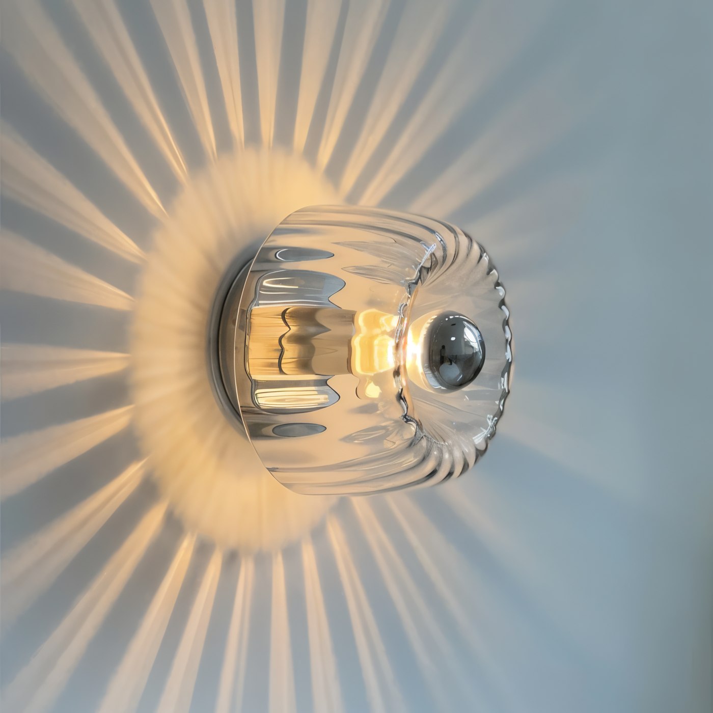 KnobRay Wandleuchte - Gerippte Glaswandleuchte - Bauhaus Wandlampe