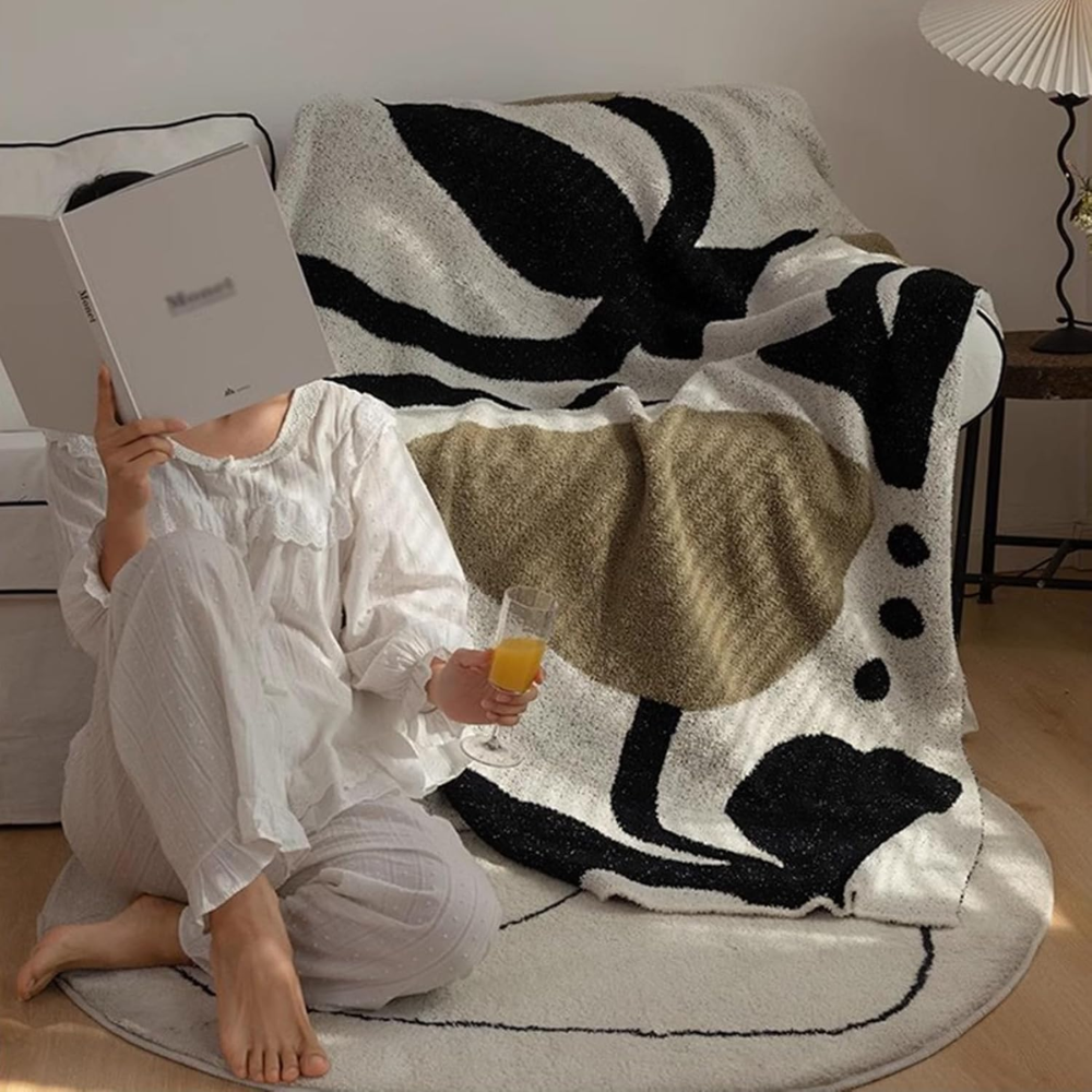 Kuscheldecke Beige Schwarz – Weiche Strickdecke mit Muster für Sofa, Bett & Wohnzimmer