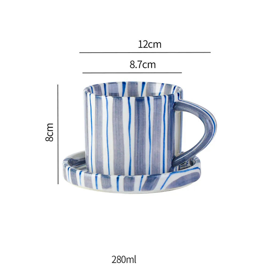 Minimalistisches Handgezeichnetes Tassen- und Tellerset - Keramische Streifen in Weiß für Kaffee und Tee 7