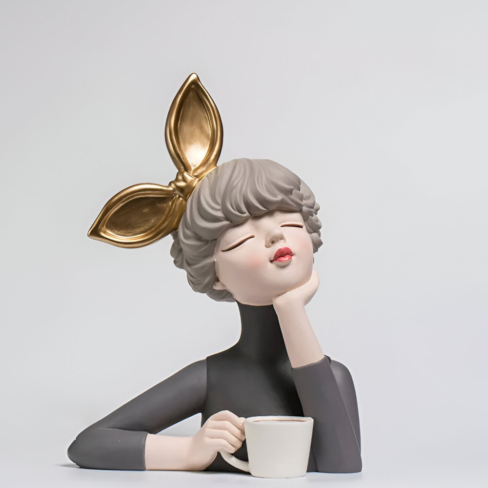 Missy Statuen - Elegante Mädchenfiguren aus Harz mit Haarschleife